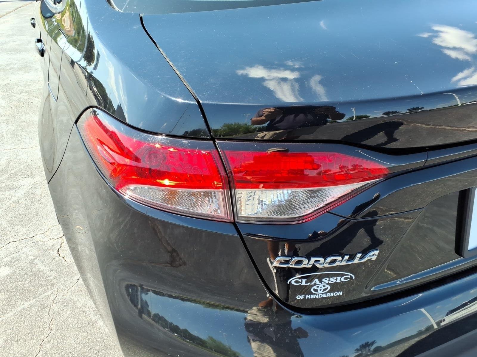 Used 2024  Toyota LE image 15