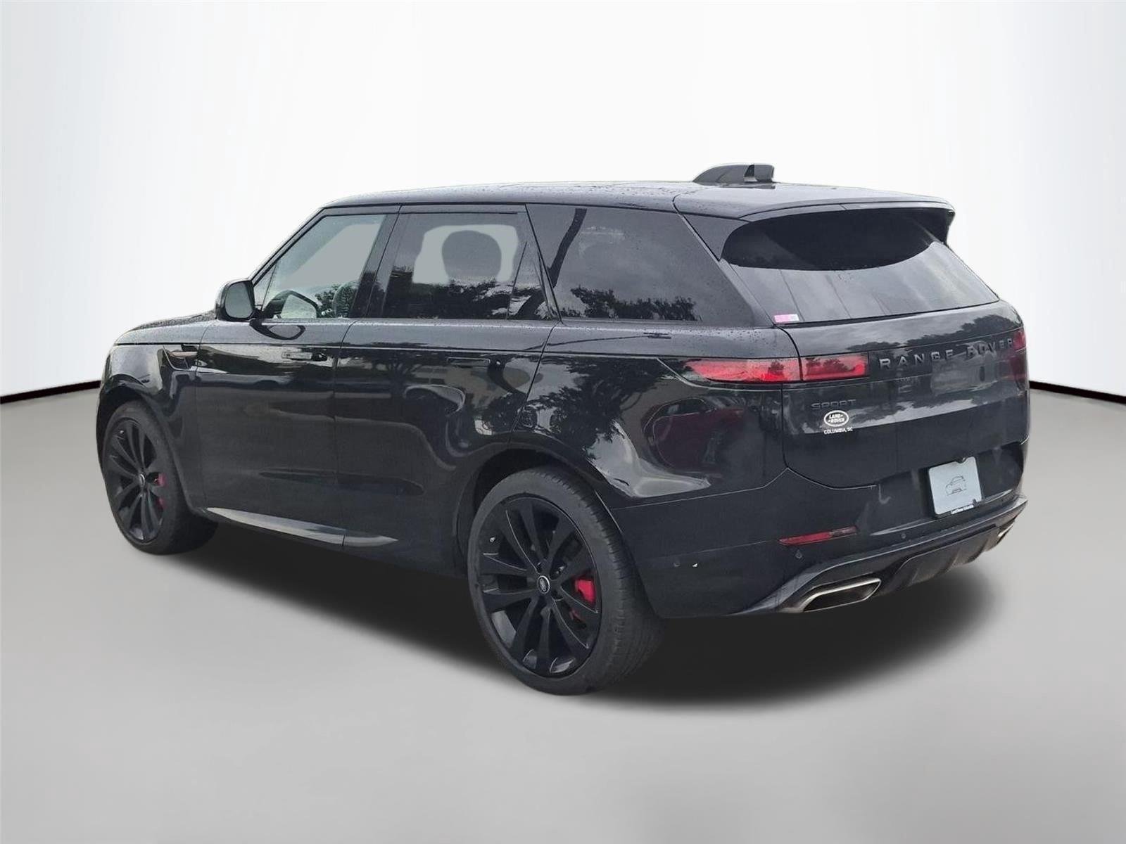 Used 2024 Santorini Black Metallic Land Rover Dynamic SE image 3