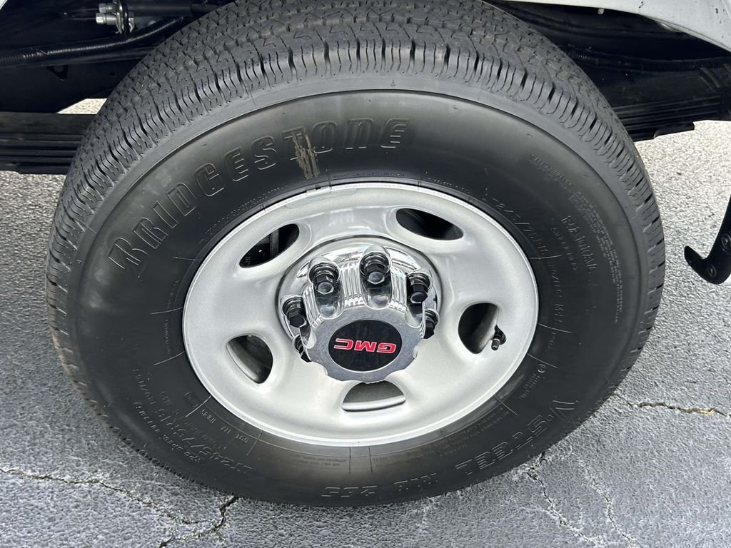 2026 GMC Savana Passenger LT - Photo 9
