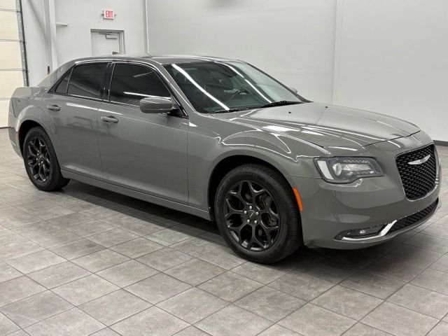Used 2019 White Chrysler S image 1