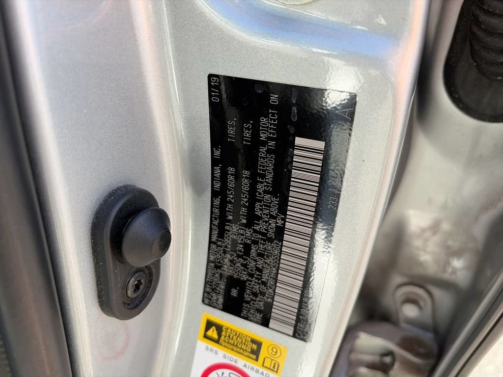 Used 2019 Silver Toyota XLE image 27