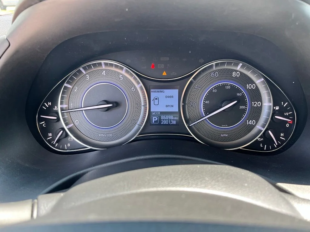 Used 2019 Brown INFINITI LUXE image 18