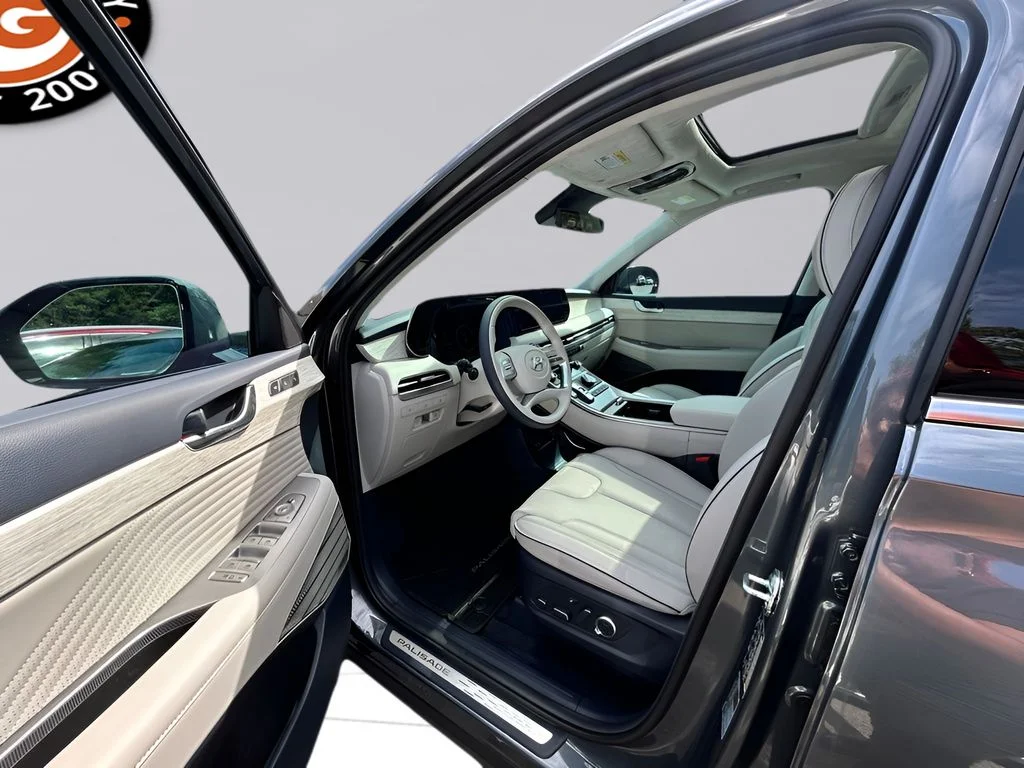 Used 2025 Gray Hyundai Calligraphy image 9