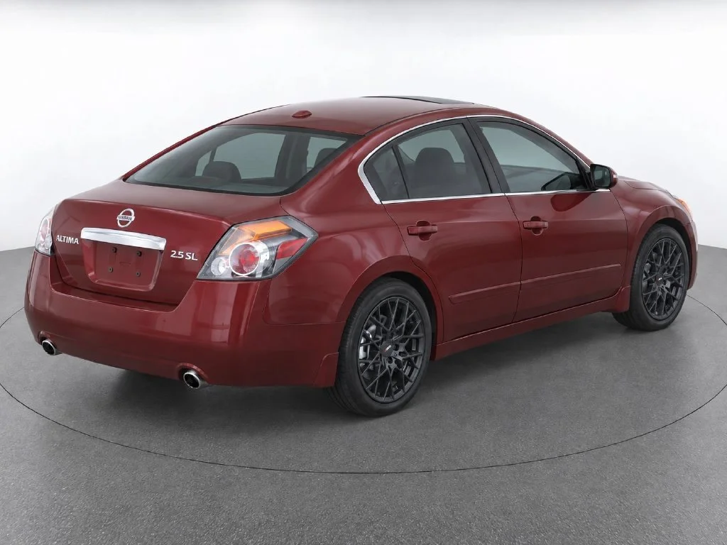 Used 2012 Red Nissan 2.5 SL image 3