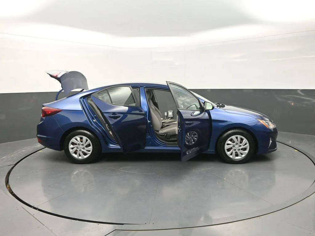 Used 2020 Blue Hyundai SE image 38