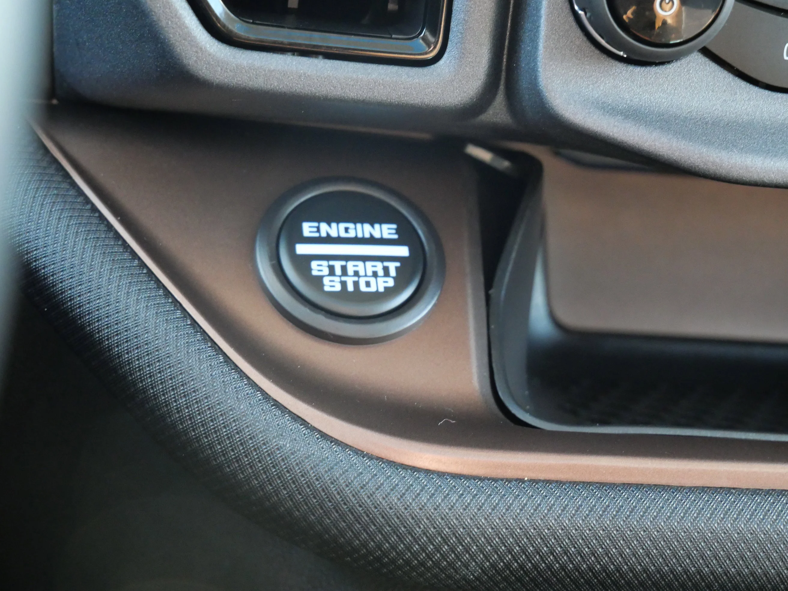 Used 2024 Azure Gray Metallic Ford Badlands image 24