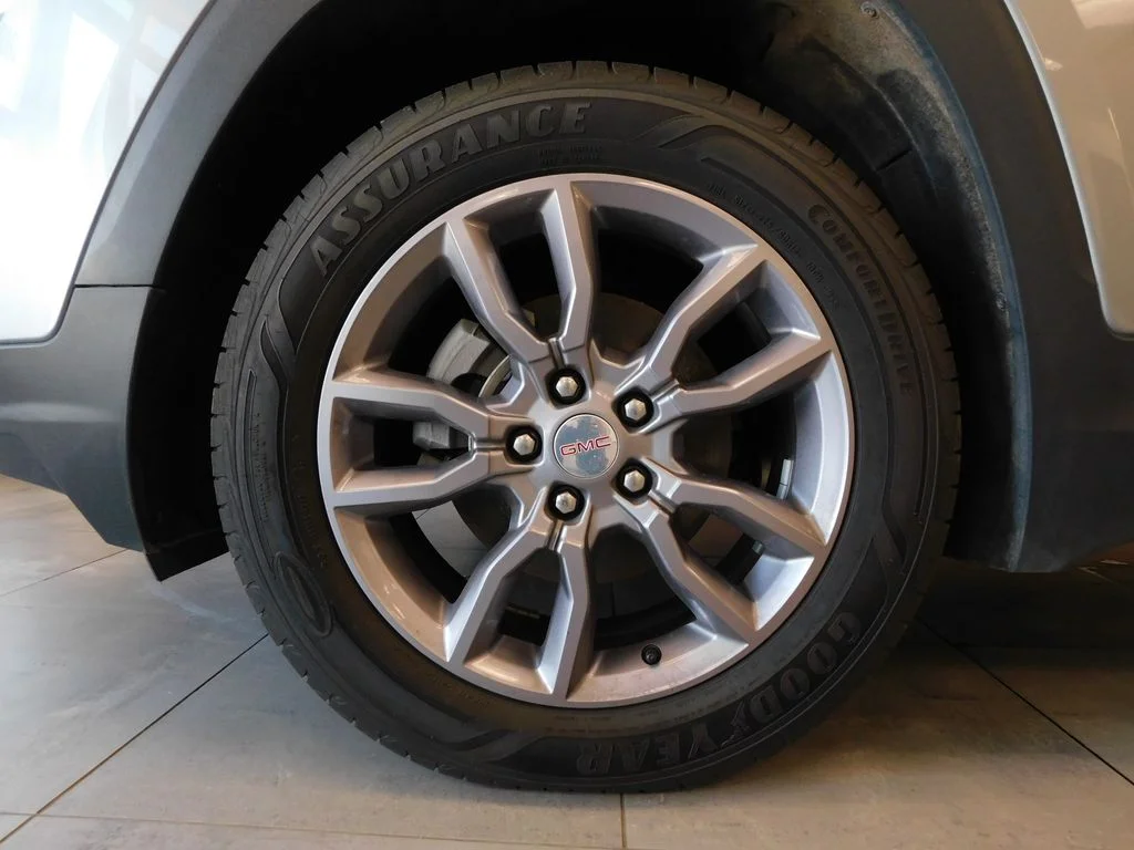 Used 2023 Sterling GMC SLT image 12