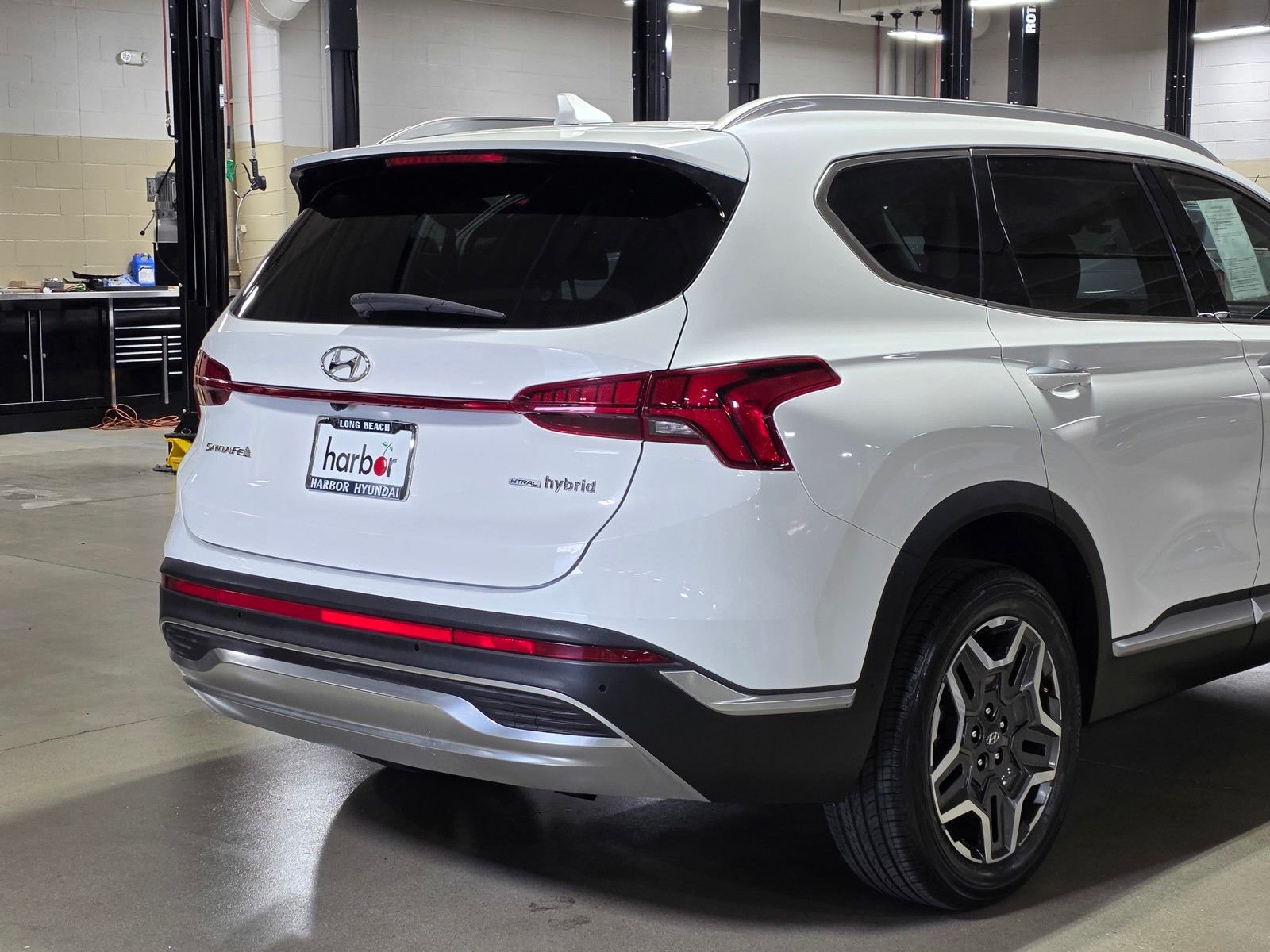Used 2021 Cream White Hyundai Limited image 11