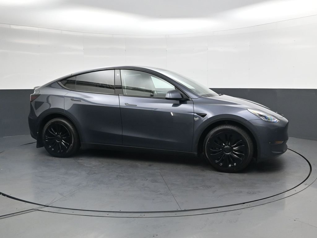 Used 2022  Tesla Long Range image 4