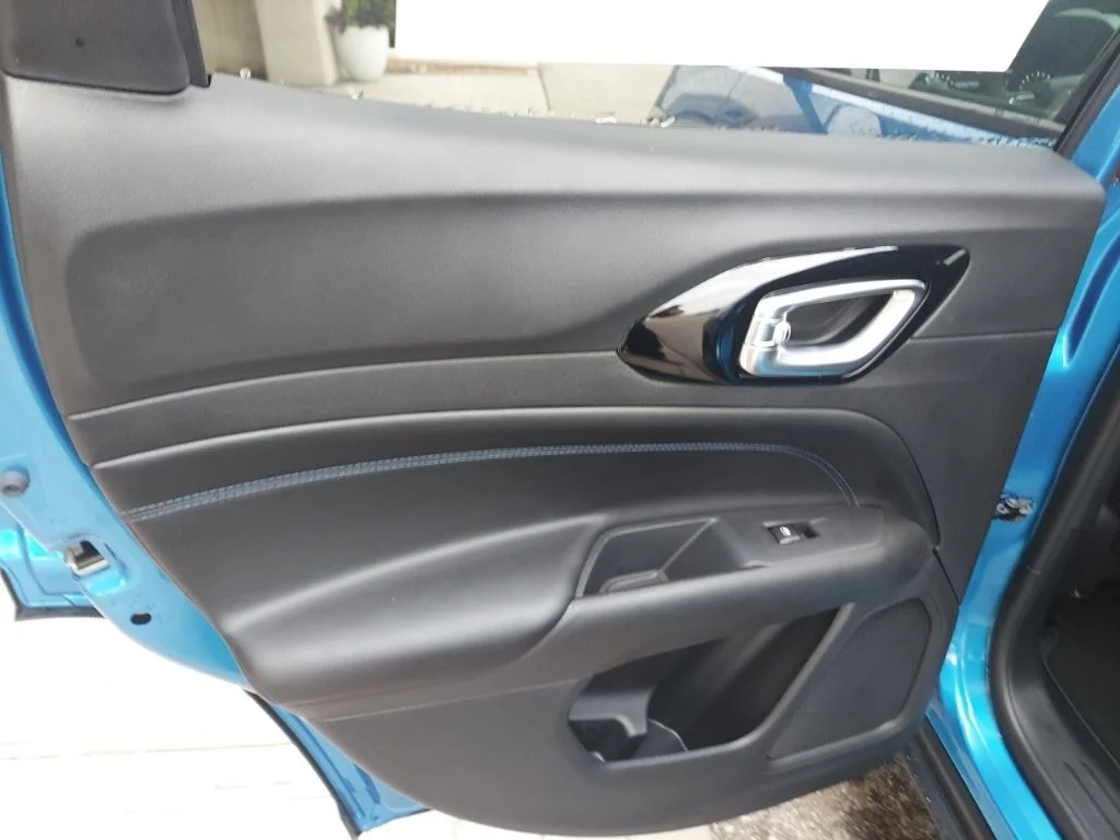 New 2026 Hydro Blue Pearlcoat Jeep Latitude image 41