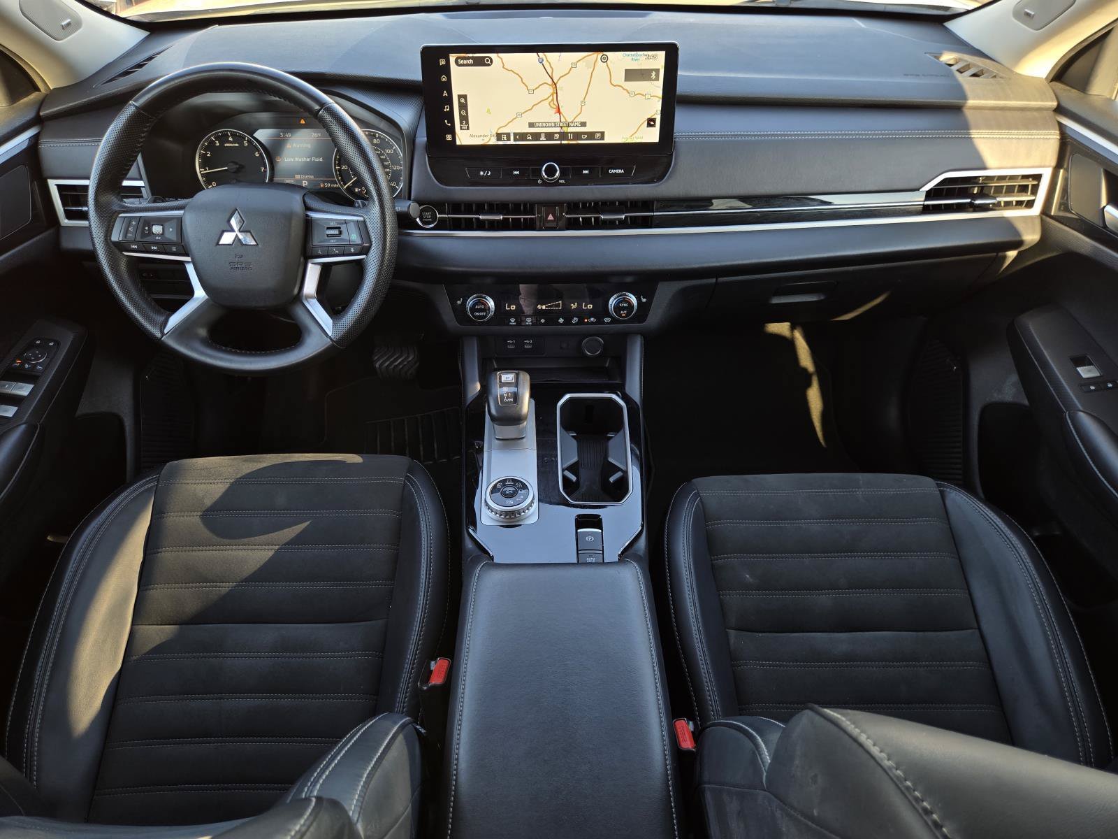 2025 Mitsubishi Outlander SE - Photo 16
