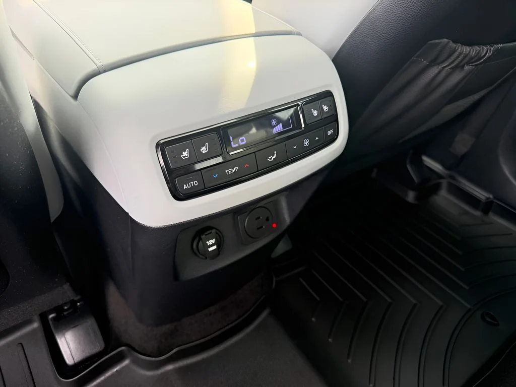 Used 2024 Moonlight Cloud Hyundai SEL image 12
