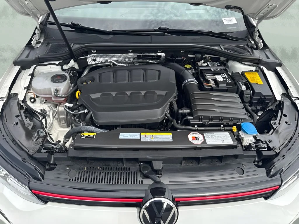 Used 2022  Volkswagen Autobahn image 17