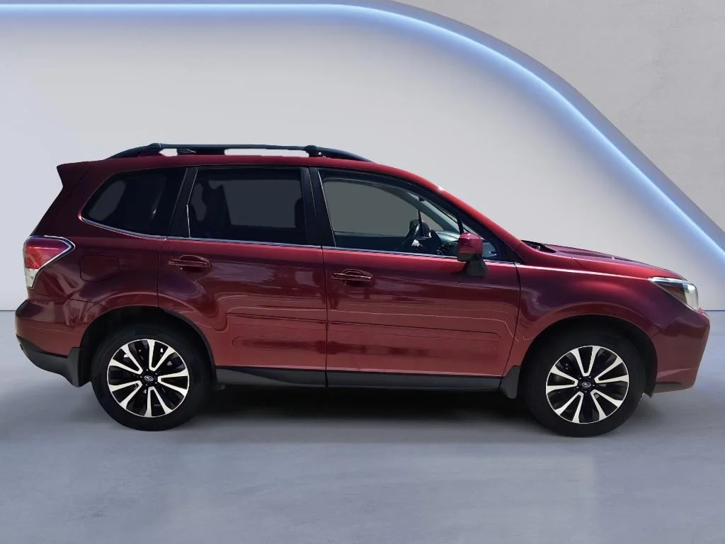 Used 2018 Venetian Red Pearl Subaru Premium image 6
