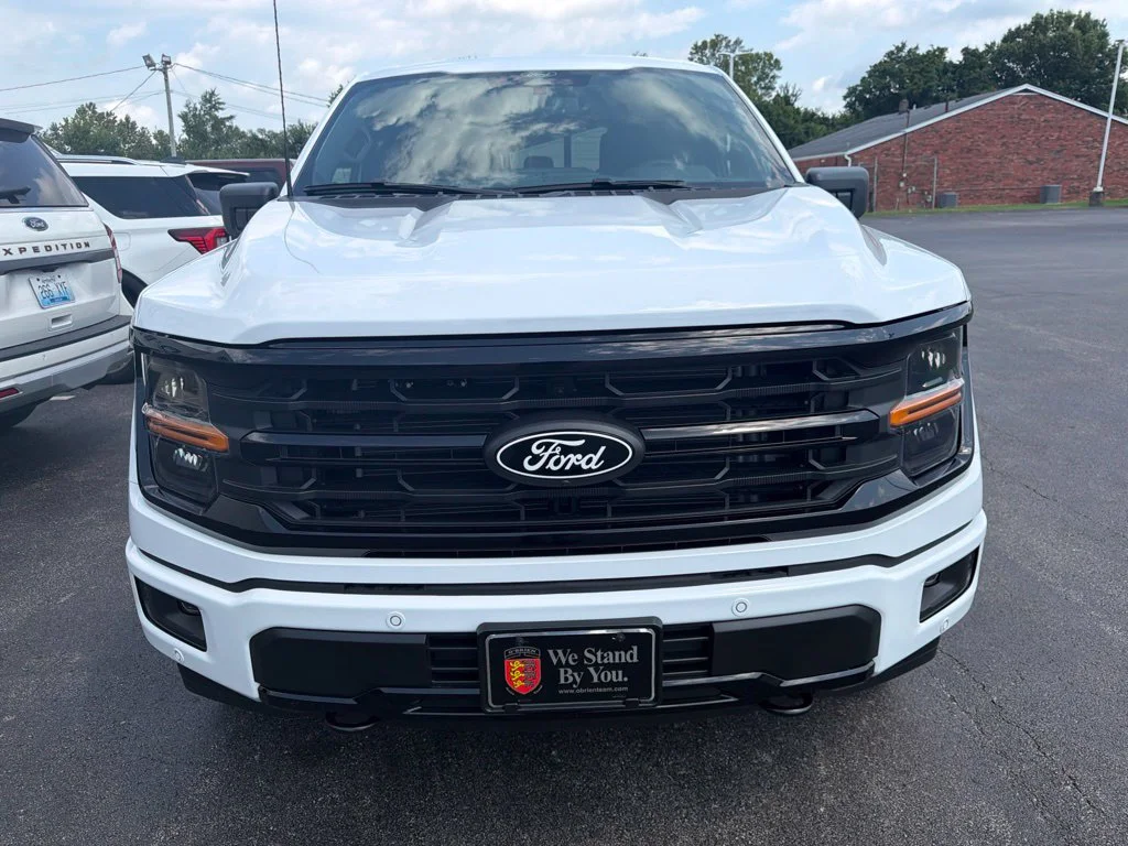 New 2026 Oxford White Ford XLT image 7
