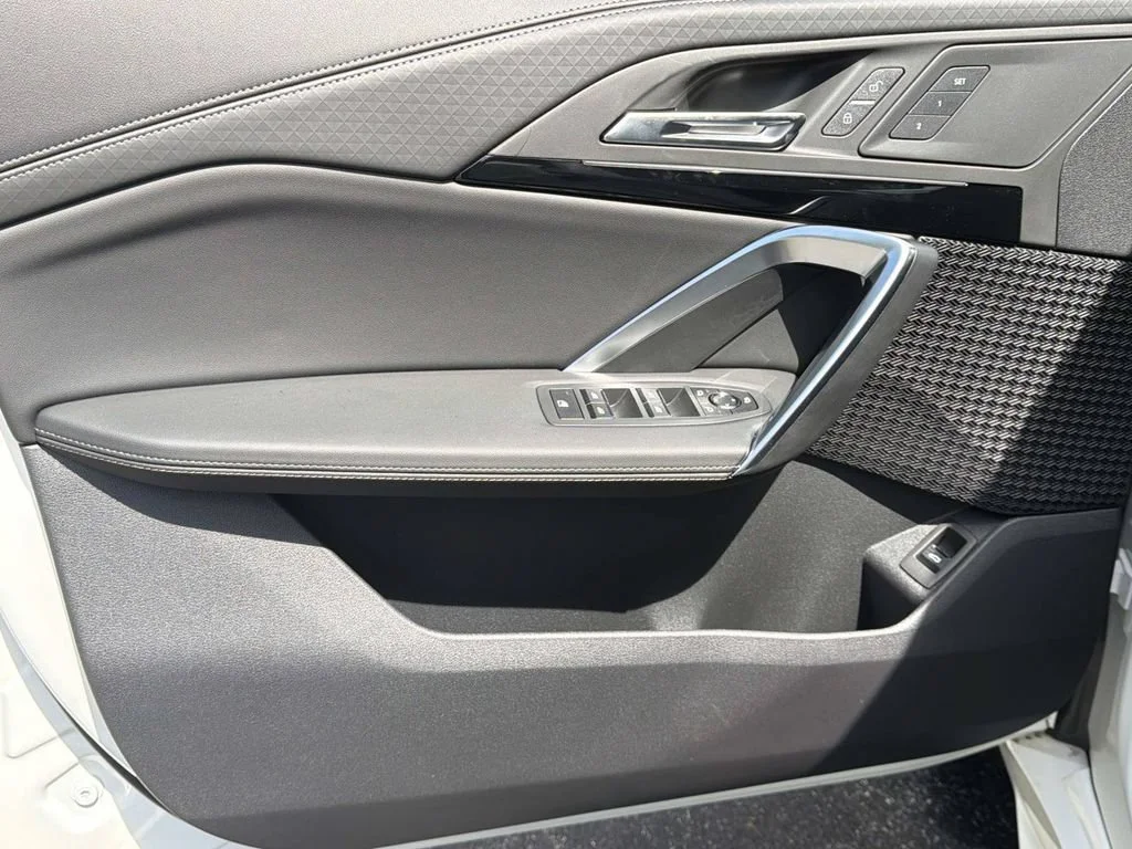 New 2026 Alpine White BMW xDrive28i image 16