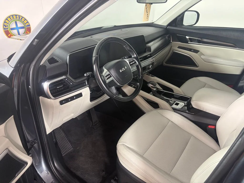 Used 2024 Gray Kia S image 8