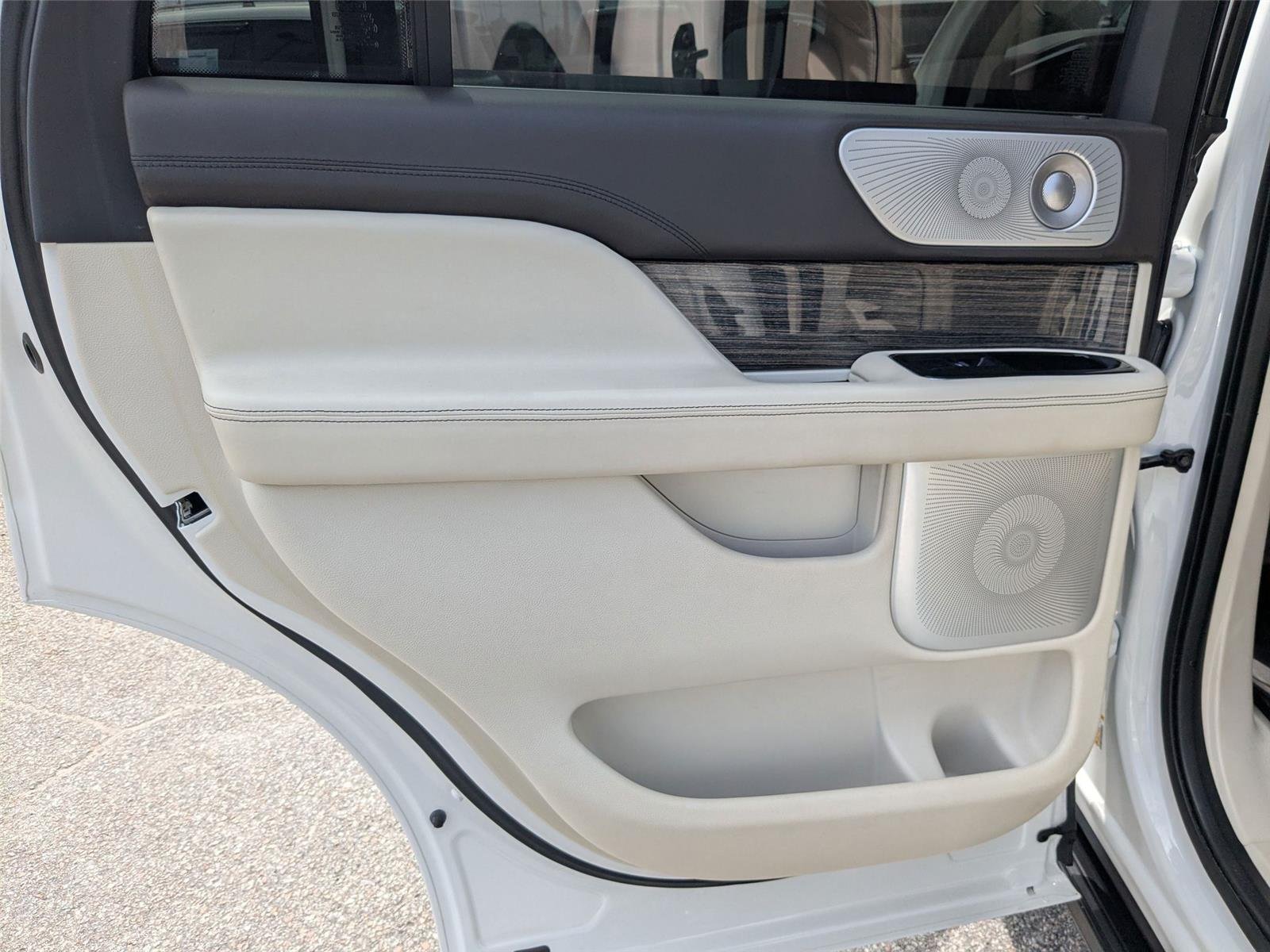 Used 2020 Pristine White Lincoln Black Label image 25