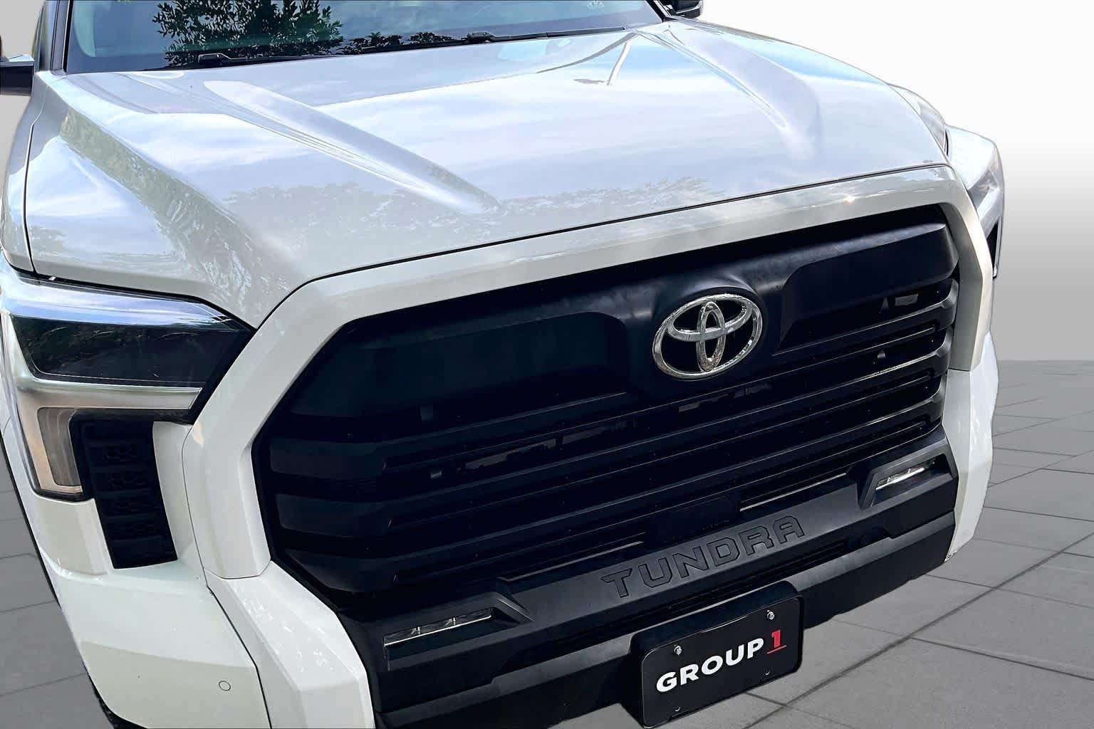 Used 2024 Ice Cap Toyota SR5 image 28