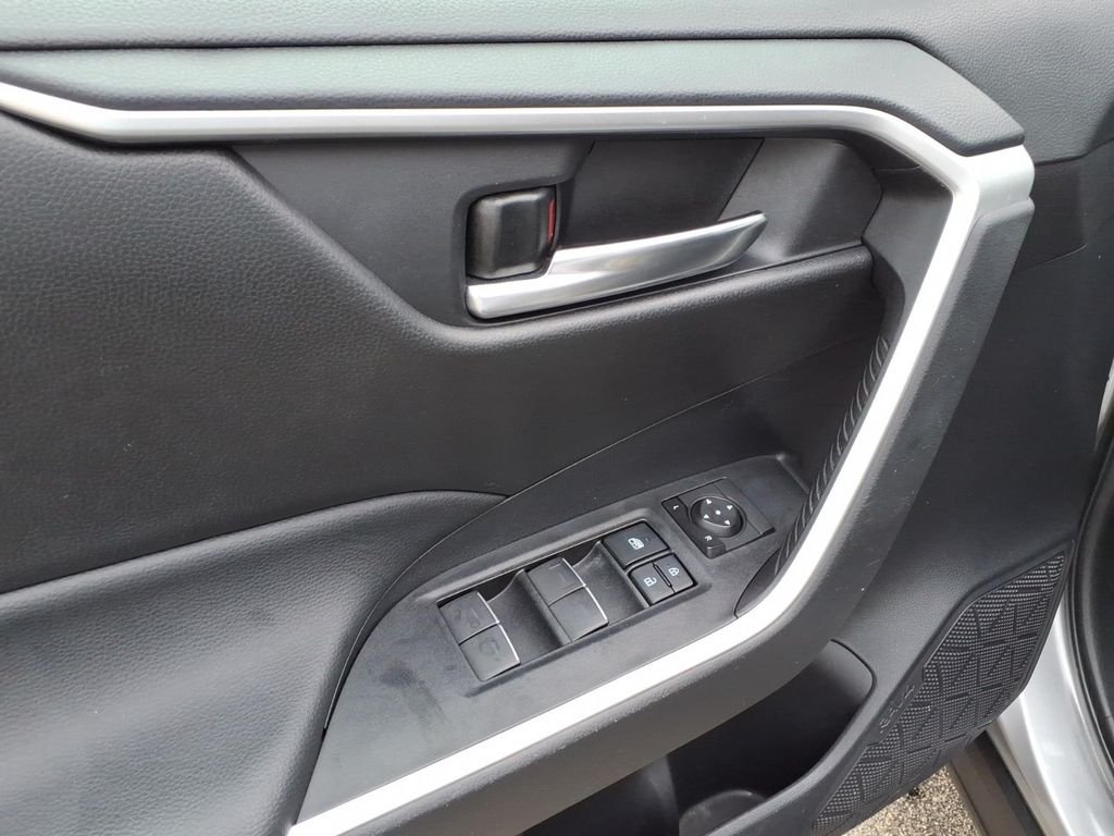 Used 2022 Silver Sky Metallic Toyota Hybrid SE image 12