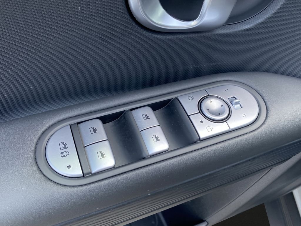 2023 Hyundai IONIQ 5 SE - Photo 18