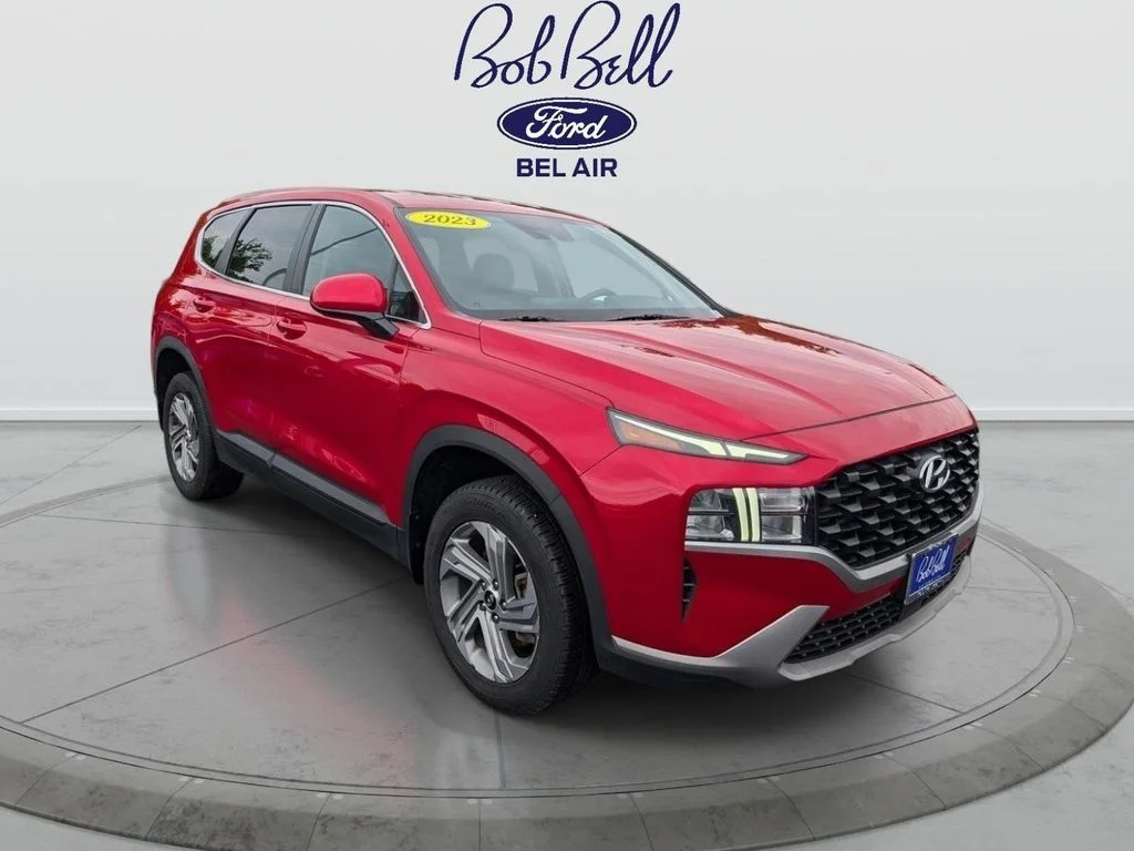 Used 2023 Red Hyundai SE image 1