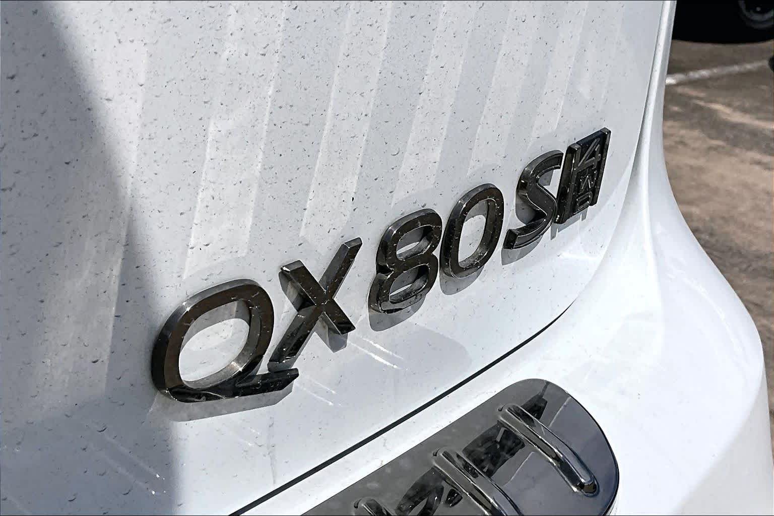 Used 2026 Radiant White/Black Obsidian INFINITI SPORT image 9
