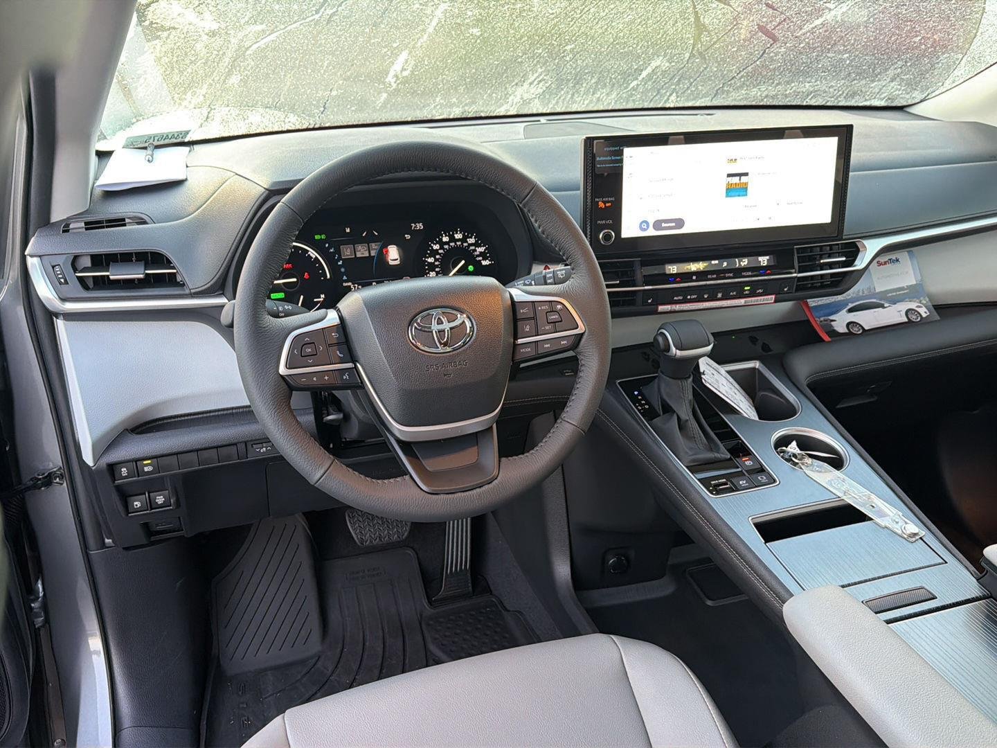 New 2026 Heavy Metal Toyota XLE 8-Passenger image 17