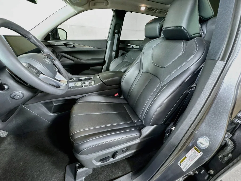 Certified Used 2024 Gray INFINITI LUXE image 28