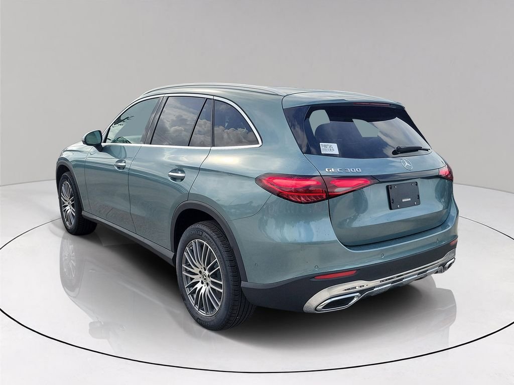 New 2026 Verde Silver Metallic Mercedes-Benz GLC 300 image 4