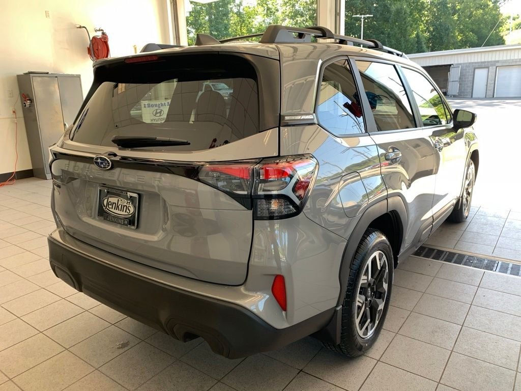 2025 Subaru Forester Premium - Photo 15