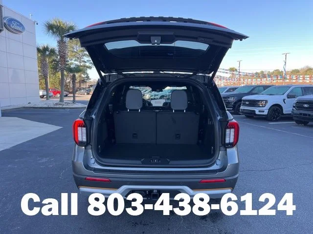New 2026 Carbonized Gray Metallic Ford Tremor® image 19