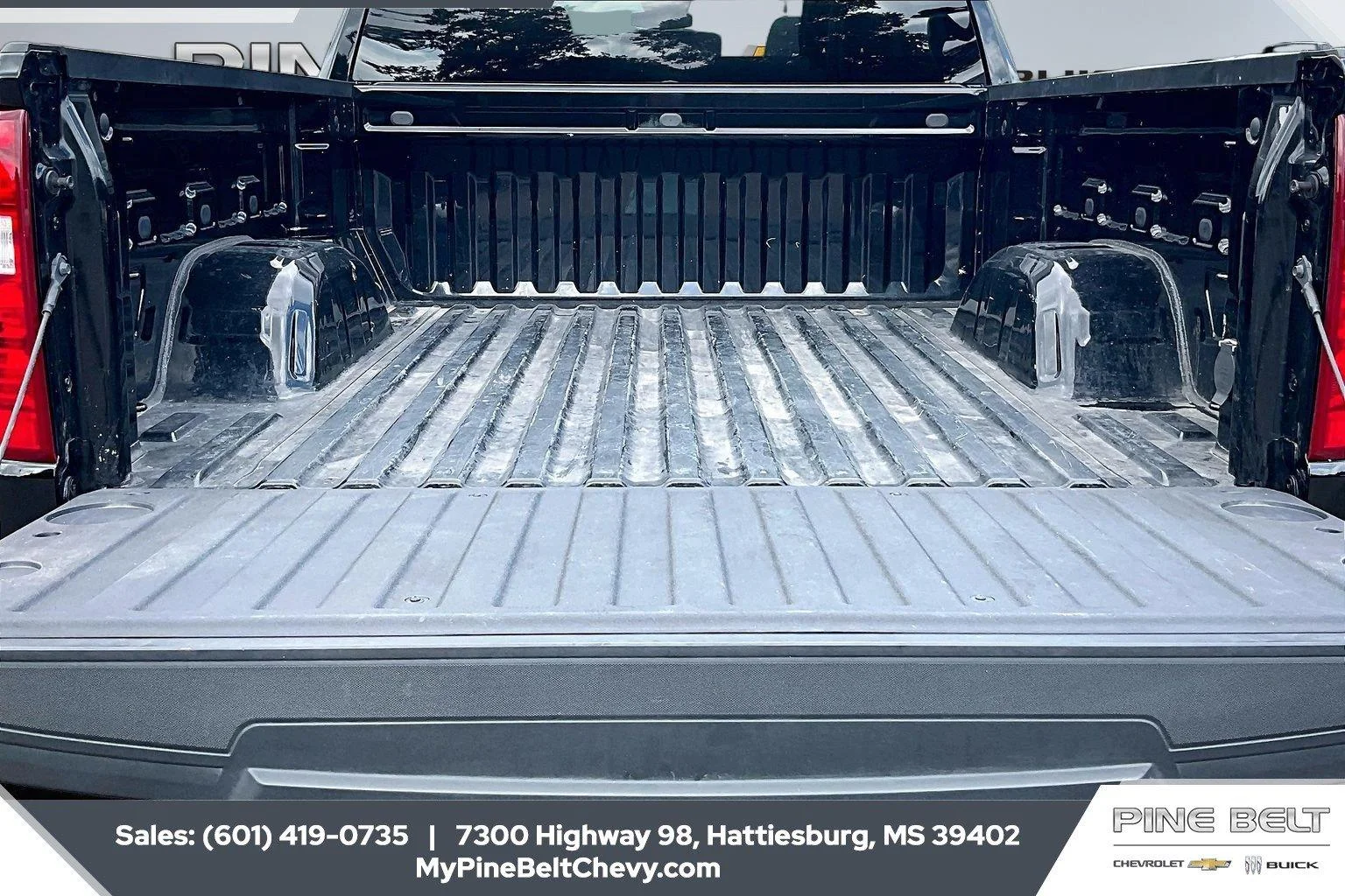 Used 2023 Black Chevrolet LT (2FL) image 5