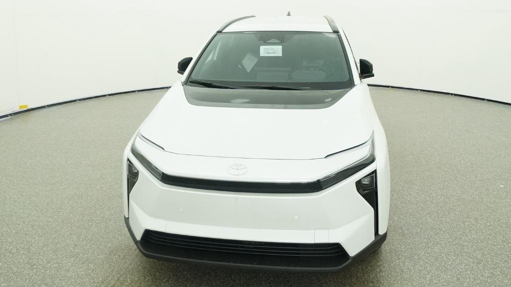 New 2026 Wind Chill Pearl Toyota XLE image 6