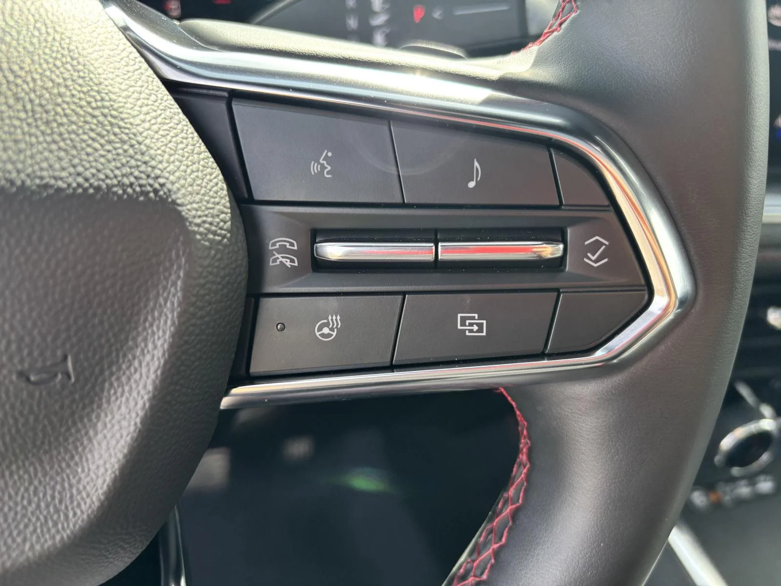 Used 2025 Black Chevrolet RST image 21