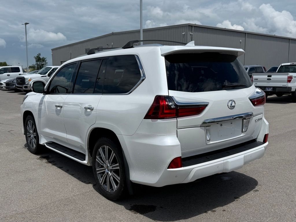 Used 2017 White Lexus 570 image 21