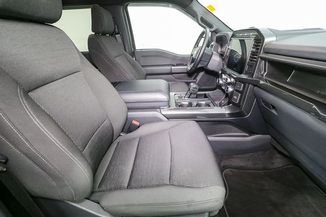 Used 2023 Silver Ford XLT image 16