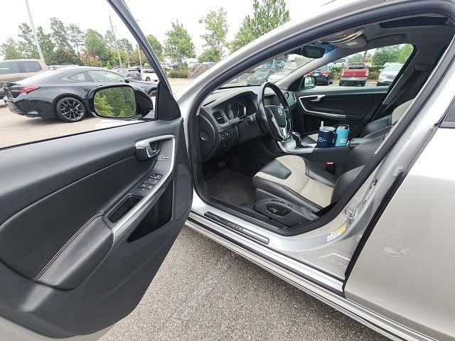 Used 2017 Silver Volvo T5 image 18
