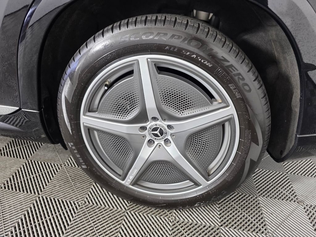 Certified Used 2023 Black Mercedes-Benz 580 image 17