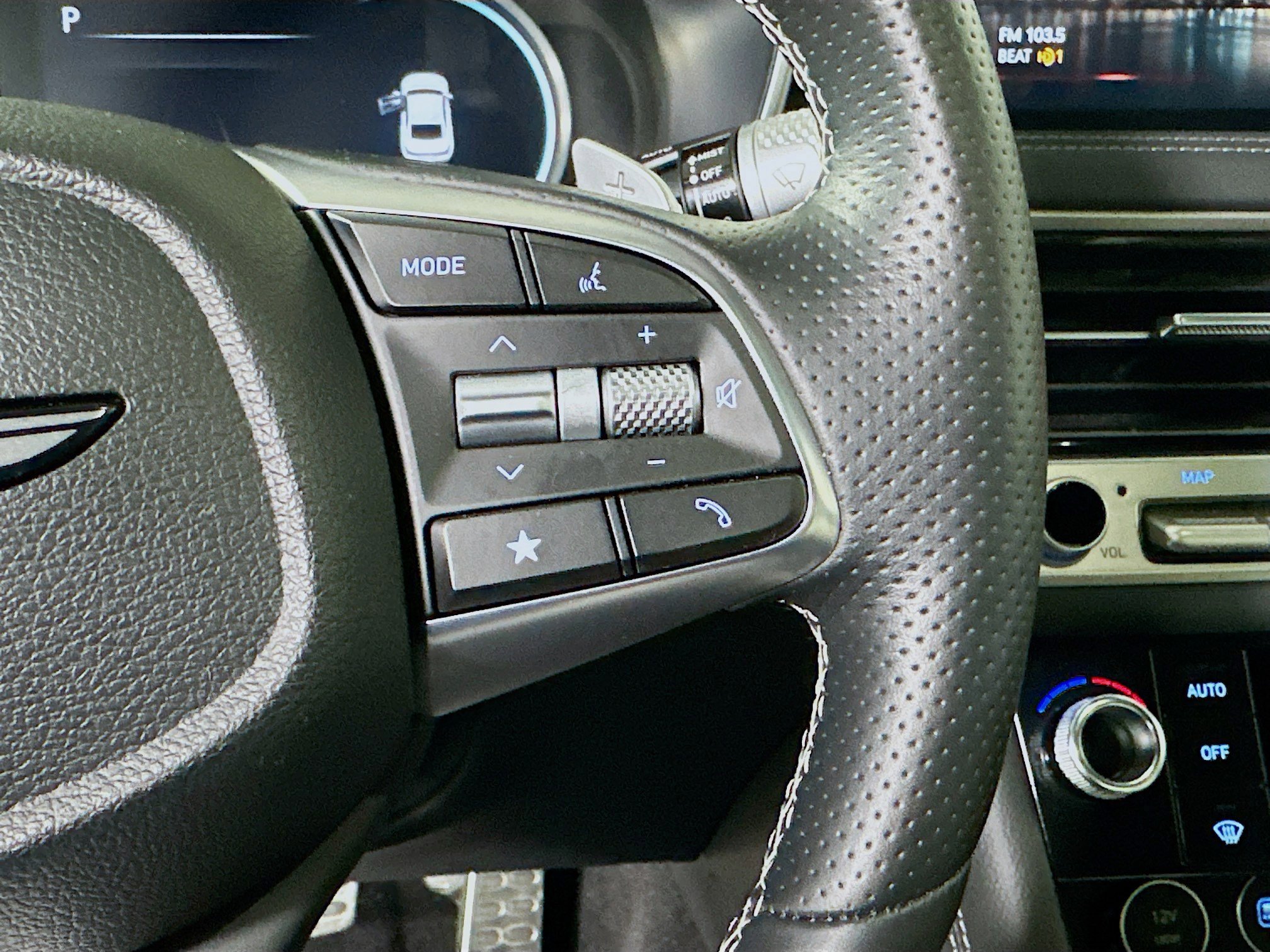 2025 GENESIS G70 Standard - Photo 17