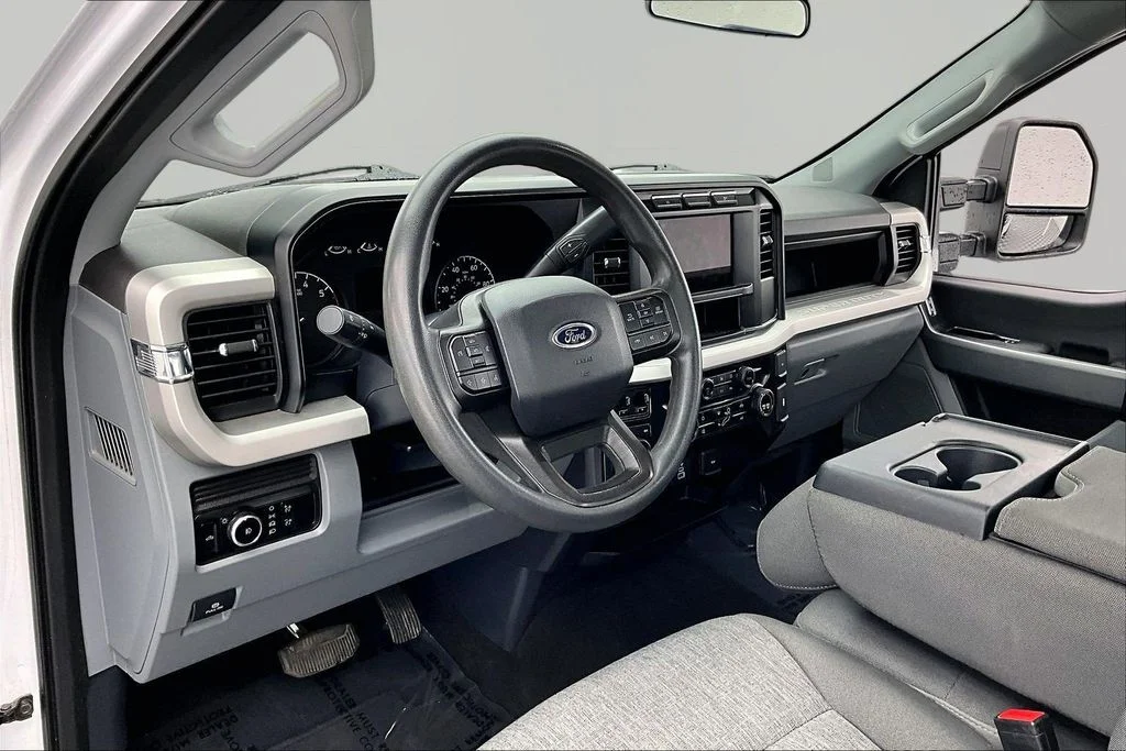 Certified Used 2024 Oxford White Ford XL image 13