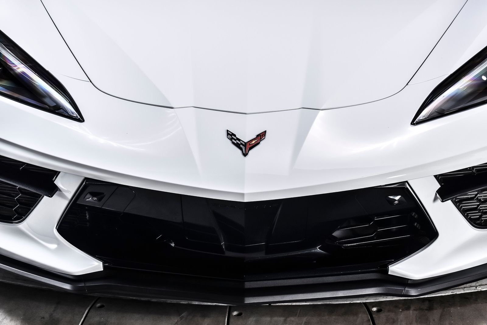 Used 2023 Arctic White Chevrolet Stingray image 9