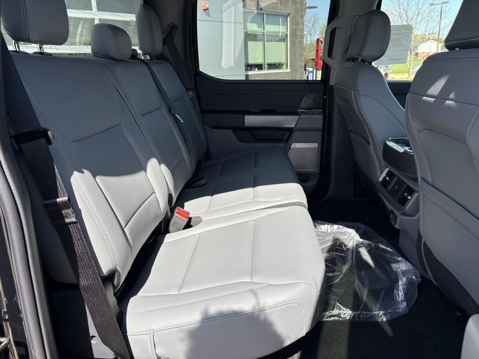 2025 Ford F-150 Lightning Flash - Photo 22