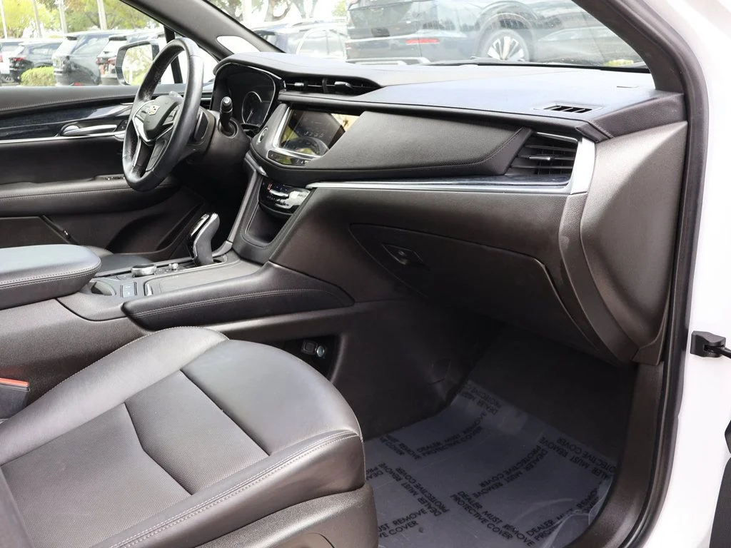 Used 2024 White Cadillac Premium Luxury image 32