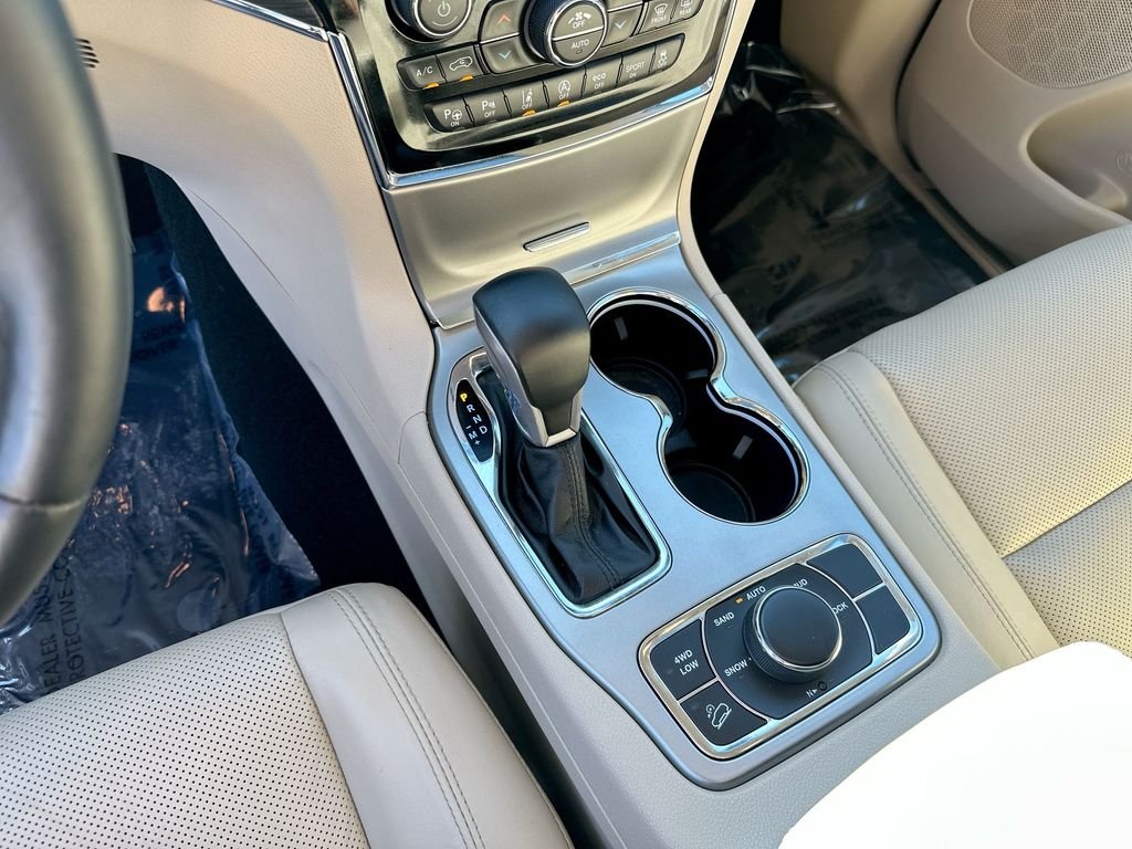 Used 2020 White Jeep Limited image 6