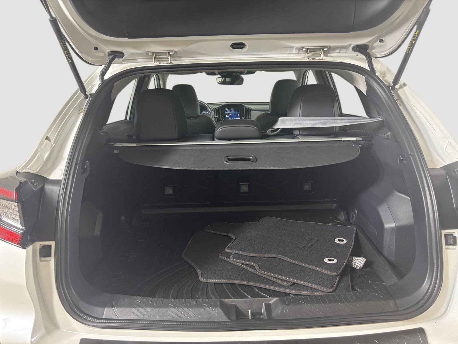 Used 2024 Crystal White Pearl Subaru Limited image 8