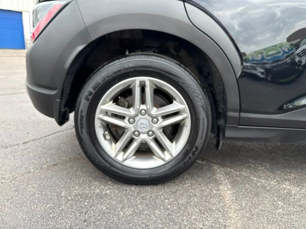 Used 2023 Abyss Black Pearl Hyundai SE image 41