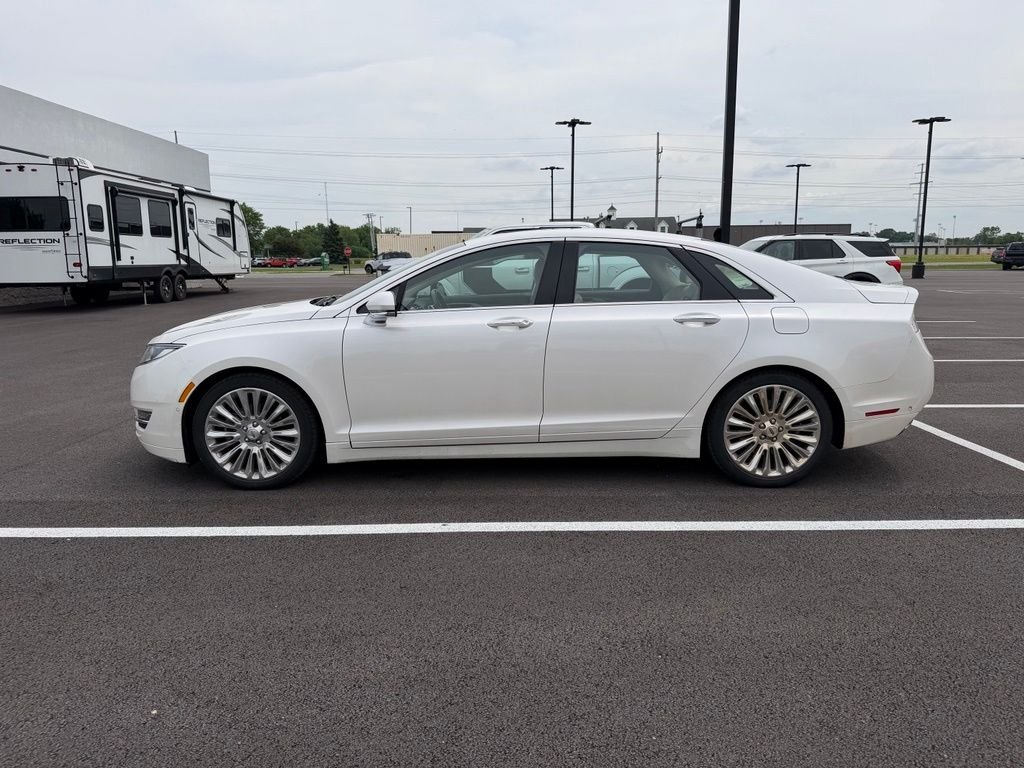 Used 2014 White Lincoln Base image 8
