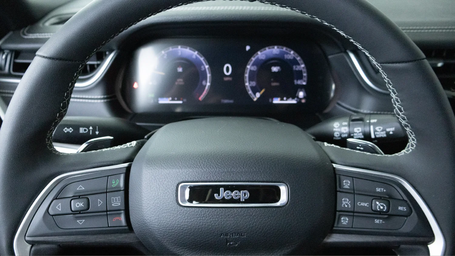 Used 2024 Gray Jeep Limited 4x4 image 16