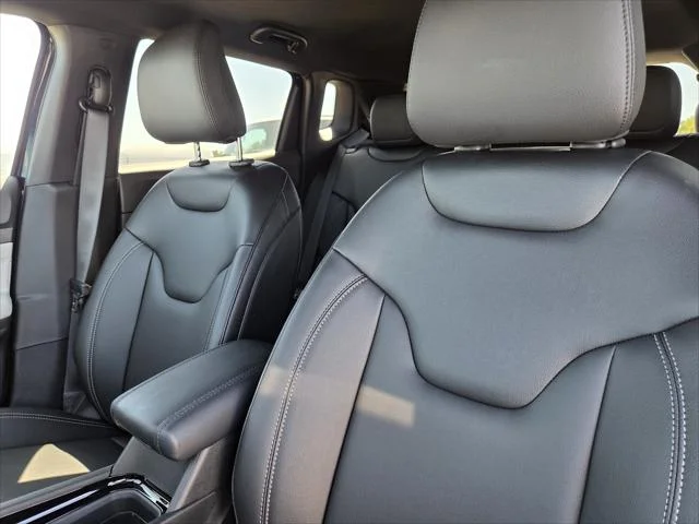 New 2026 Fathom Blue Pearl-Coat Exterior Paint Jeep Limited image 21